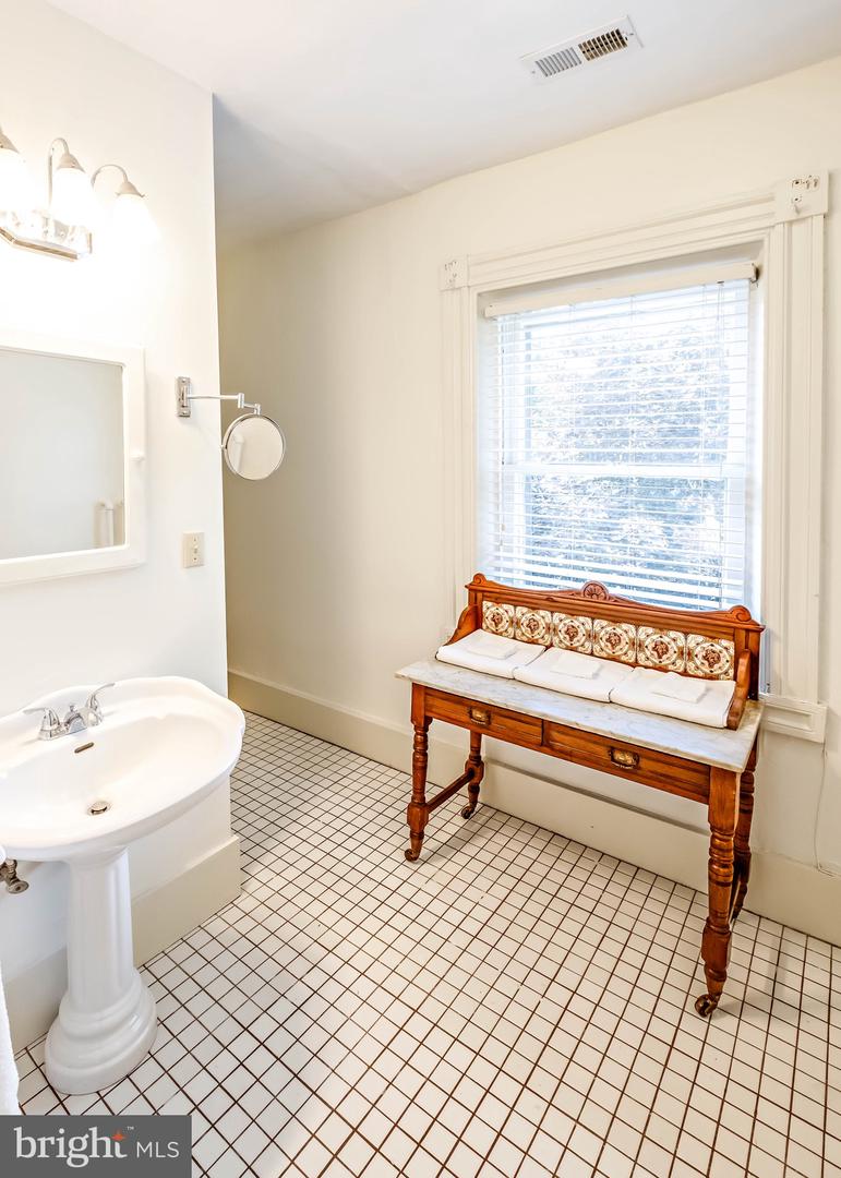 115 THOMPSON ST, TAZEWELL, Virginia 24651, 8 Bedrooms Bedrooms, ,5 BathroomsBathrooms,Residential,For sale,115 THOMPSON ST,VATW2000016 MLS # VATW2000016