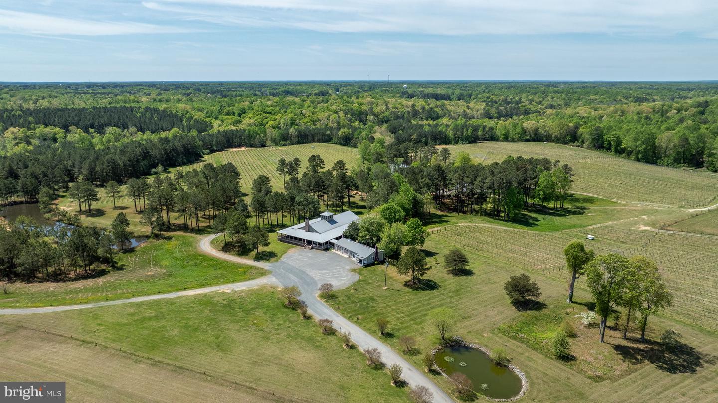 1025 GOOD LUCK RD, KILMARNOCK, Virginia 22482, ,Farm,For sale,1025 GOOD LUCK RD,VALV2000786 MLS # VALV2000786