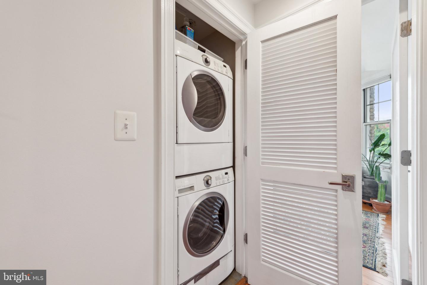 3220 17TH ST NW #309, WASHINGTON, District Of Columbia 20010, 2 Bedrooms Bedrooms, ,2 BathroomsBathrooms,Residential,For sale,3220 17TH ST NW #309,DCDC2197696 MLS # DCDC2197696
