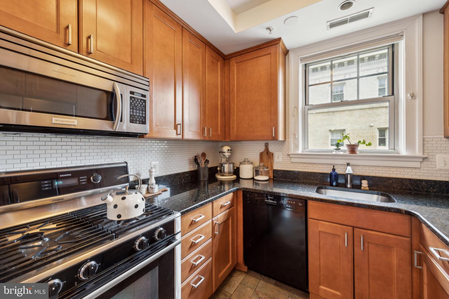 3220 17TH ST NW #309, WASHINGTON, District Of Columbia 20010, 2 Bedrooms Bedrooms, ,2 BathroomsBathrooms,Residential,For sale,3220 17TH ST NW #309,DCDC2197696 MLS # DCDC2197696