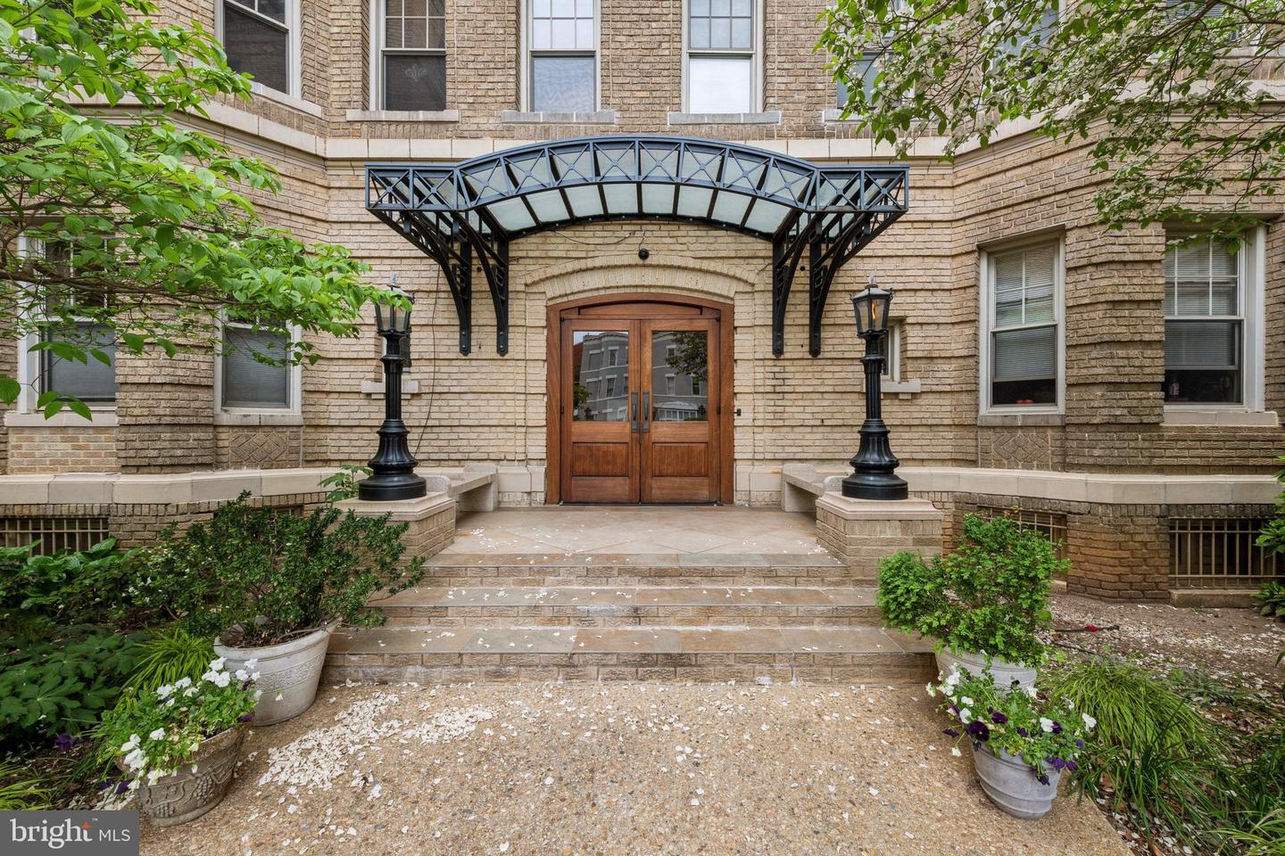 3220 17TH ST NW #309, WASHINGTON, District Of Columbia 20010, 2 Bedrooms Bedrooms, ,2 BathroomsBathrooms,Residential,For sale,3220 17TH ST NW #309,DCDC2197696 MLS # DCDC2197696