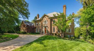1101 DOGWOOD DR, MCLEAN, Virginia 22101, 5 Bedrooms Bedrooms, ,6 BathroomsBathrooms,Residential,For sale,1101 DOGWOOD DR,VAFX2220510 MLS # VAFX2220510