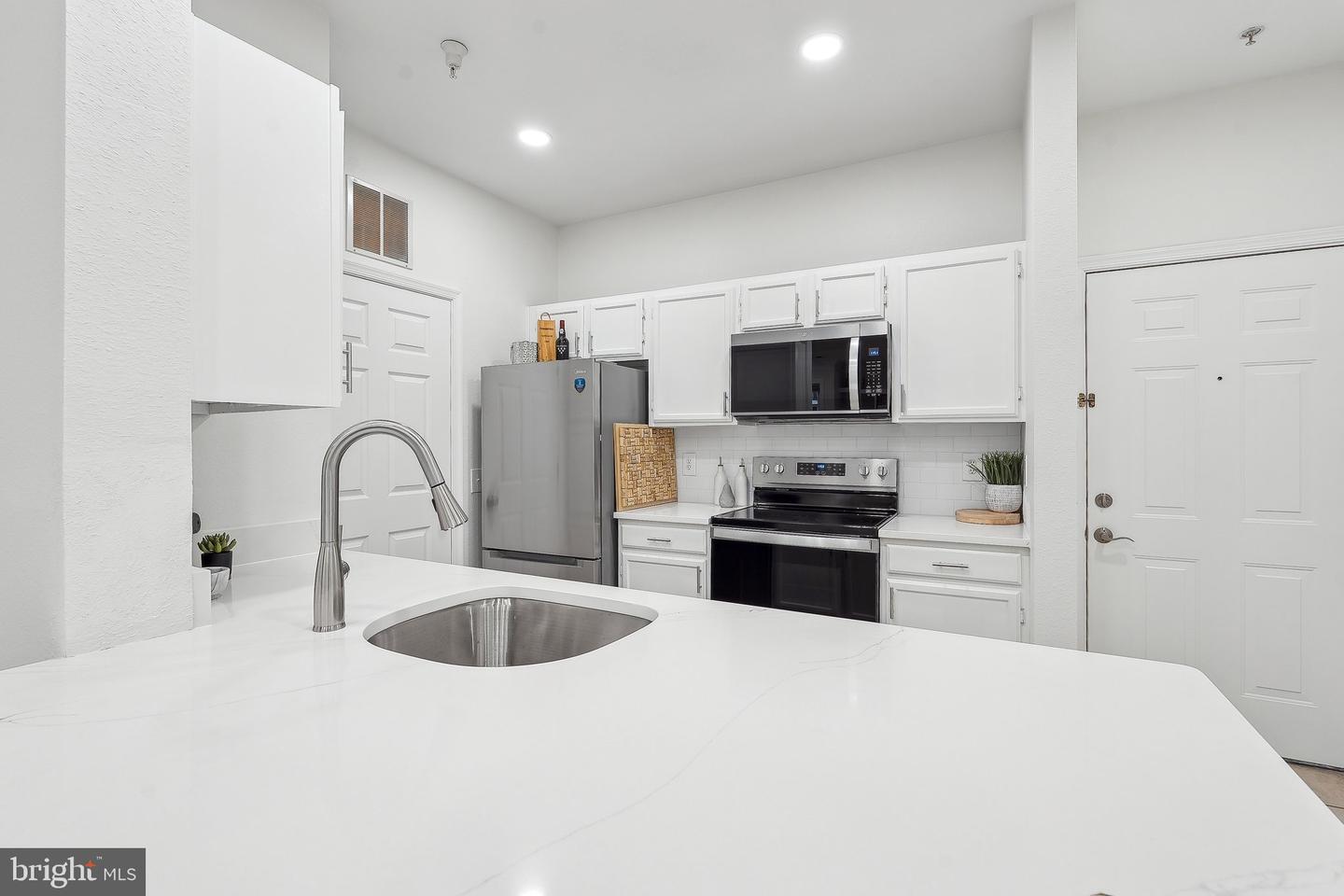 1600 SPRING GATE DR #2112, MCLEAN, Virginia 22102, 1 Bedroom Bedrooms, ,1 BathroomBathrooms,Residential,For sale,1600 SPRING GATE DR #2112,VAFX2231996 MLS # VAFX2231996