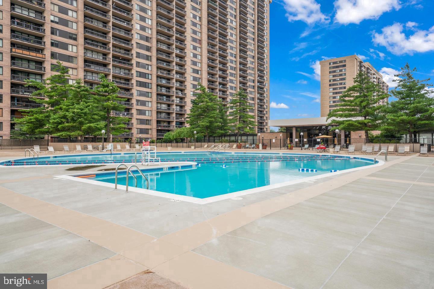 3705 S GEORGE MASON DR #2303S, FALLS CHURCH, Virginia 22041, 1 Bedroom Bedrooms, ,1 BathroomBathrooms,Residential,For sale,3705 S GEORGE MASON DR #2303S,VAFX2232648 MLS # VAFX2232648