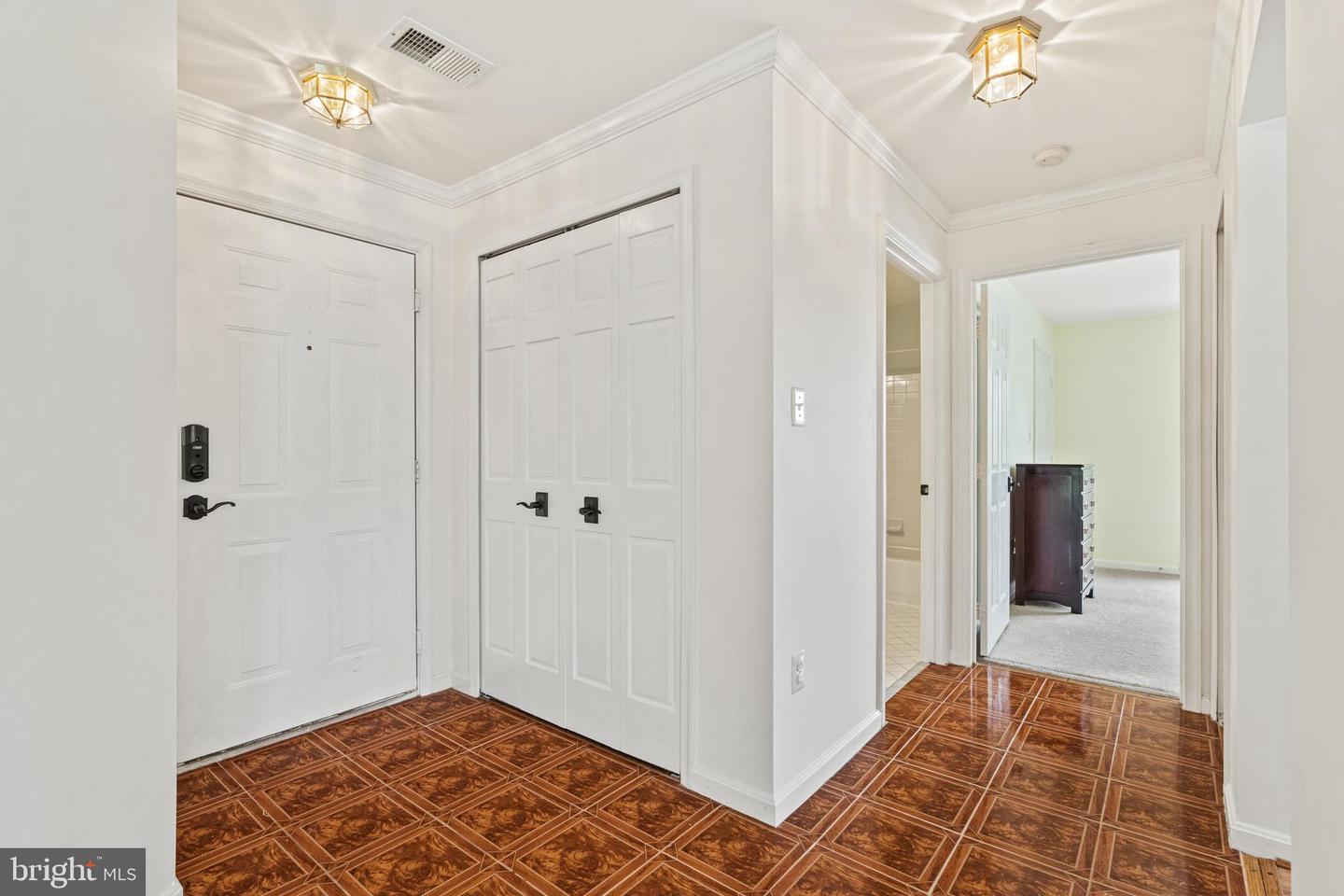 20605 CORNSTALK TER #201, ASHBURN, Virginia 20147, 2 Bedrooms Bedrooms, ,2 BathroomsBathrooms,Residential,For sale,20605 CORNSTALK TER #201,VALO2093620 MLS # VALO2093620