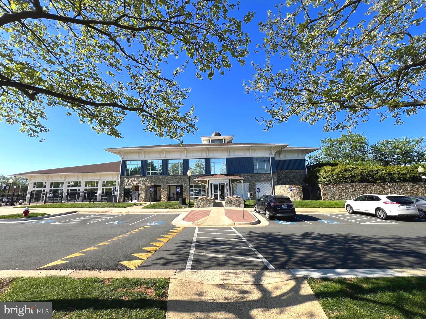 20605 CORNSTALK TER #201, ASHBURN, Virginia 20147, 2 Bedrooms Bedrooms, ,2 BathroomsBathrooms,Residential,For sale,20605 CORNSTALK TER #201,VALO2093620 MLS # VALO2093620