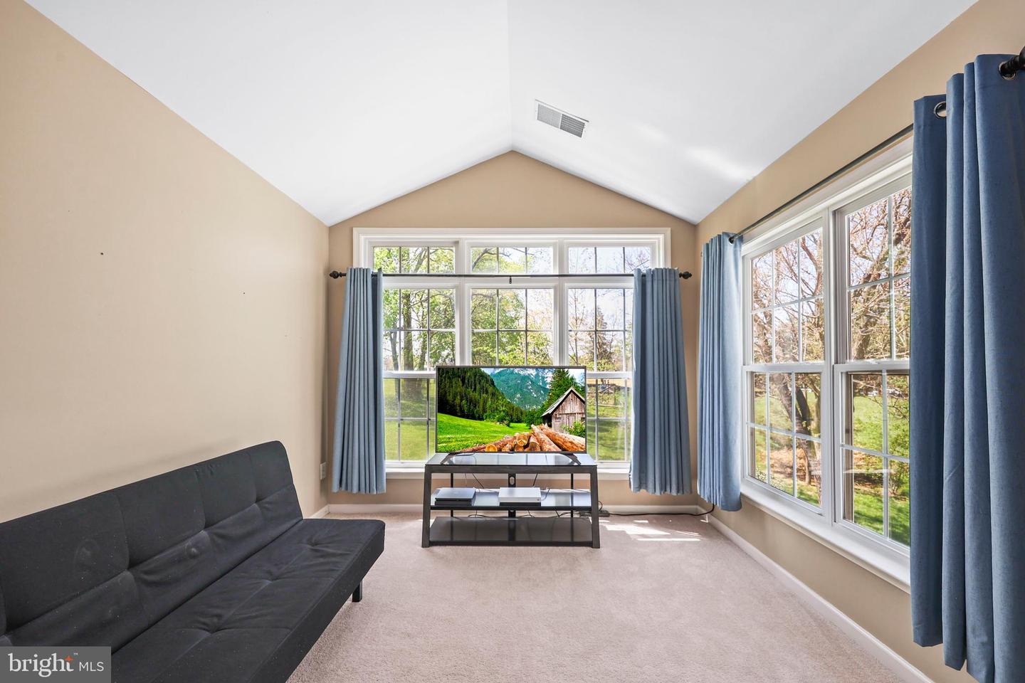 14725 DOGWOOD PARK LN, HAYMARKET, Virginia 20169, 4 Bedrooms Bedrooms, ,2 BathroomsBathrooms,Residential,For sale,14725 DOGWOOD PARK LN,VAPW2091794 MLS # VAPW2091794