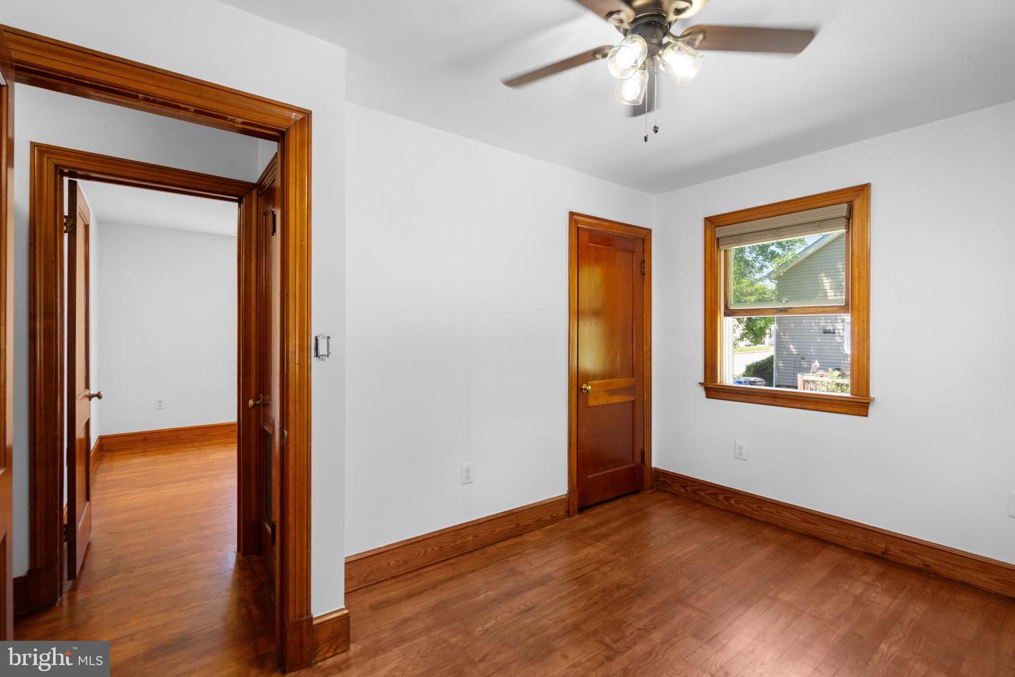 35 E BROAD WAY, LOVETTSVILLE, Virginia 20180, 2 Bedrooms Bedrooms, ,1 BathroomBathrooms,Residential,For sale,35 E BROAD WAY,VALO2093844 MLS # VALO2093844