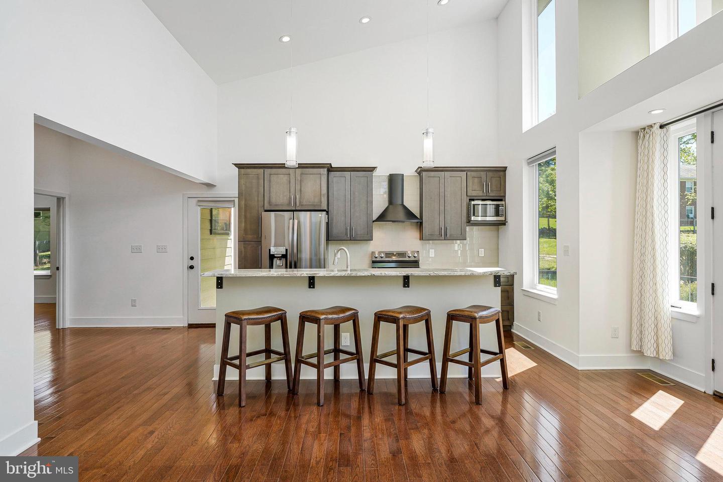 45406 LAKESIDE DR, STERLING, Virginia 20165, 4 Bedrooms Bedrooms, ,3 BathroomsBathrooms,Residential,For sale,45406 LAKESIDE DR,VALO2093846 MLS # VALO2093846