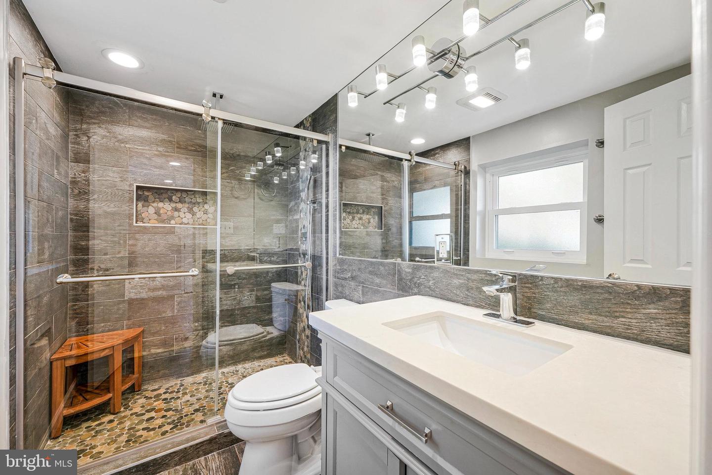 45406 LAKESIDE DR, STERLING, Virginia 20165, 4 Bedrooms Bedrooms, ,3 BathroomsBathrooms,Residential,For sale,45406 LAKESIDE DR,VALO2093846 MLS # VALO2093846