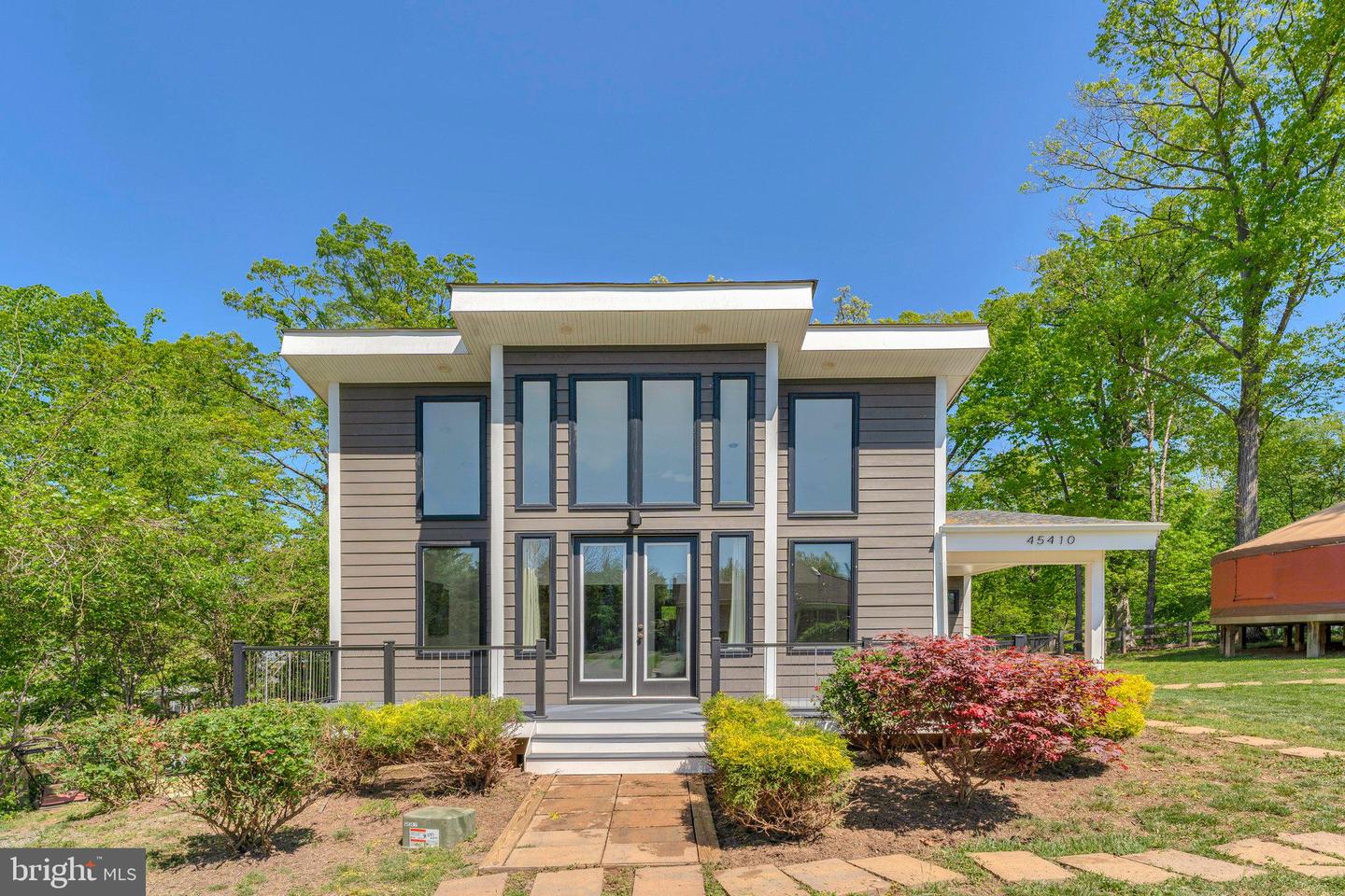 45406 LAKESIDE DR, STERLING, Virginia 20165, 4 Bedrooms Bedrooms, ,3 BathroomsBathrooms,Residential,For sale,45406 LAKESIDE DR,VALO2093846 MLS # VALO2093846