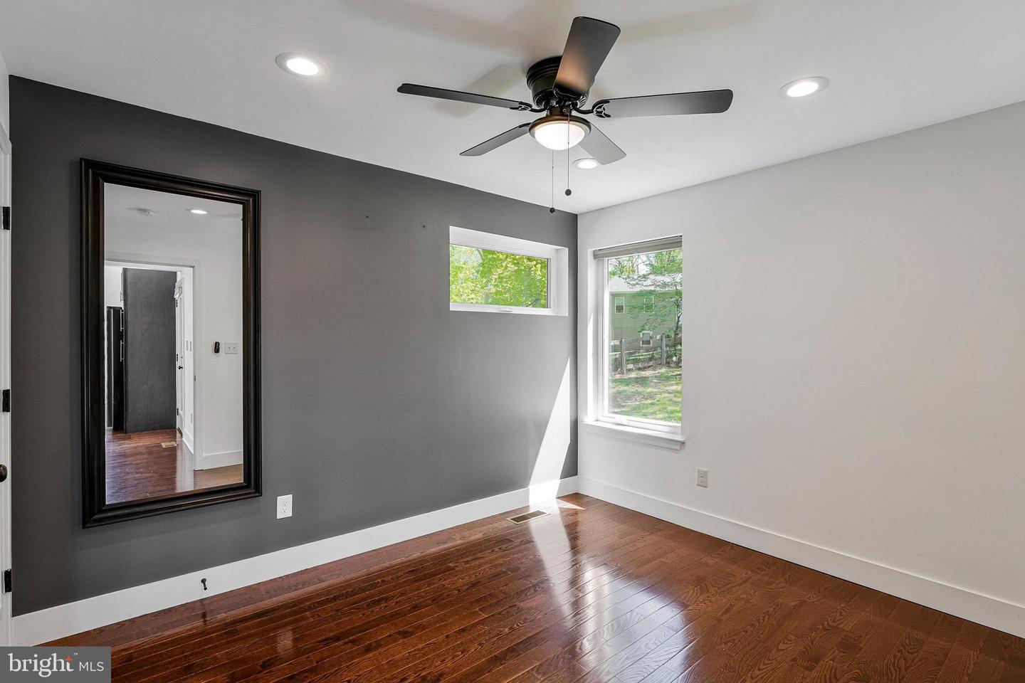 45406 LAKESIDE DR, STERLING, Virginia 20165, 4 Bedrooms Bedrooms, ,3 BathroomsBathrooms,Residential,For sale,45406 LAKESIDE DR,VALO2093846 MLS # VALO2093846