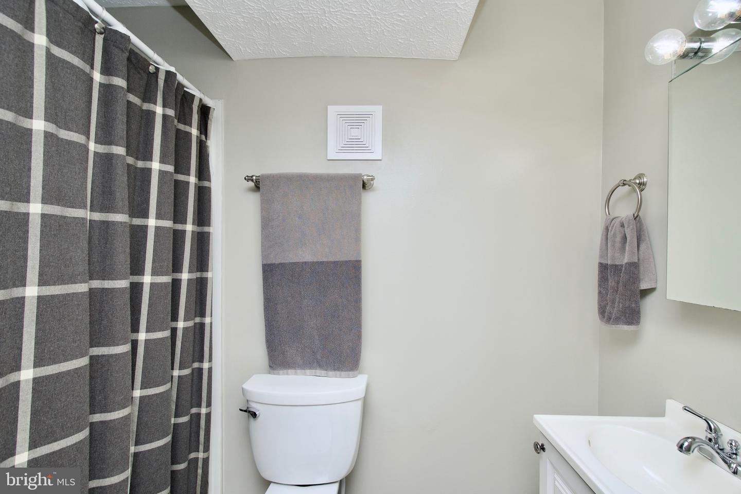 8442 RED EAGLE CT, LORTON, Virginia 22079, 2 Bedrooms Bedrooms, ,2 BathroomsBathrooms,Residential,For sale,8442 RED EAGLE CT,VAFX2234500 MLS # VAFX2234500