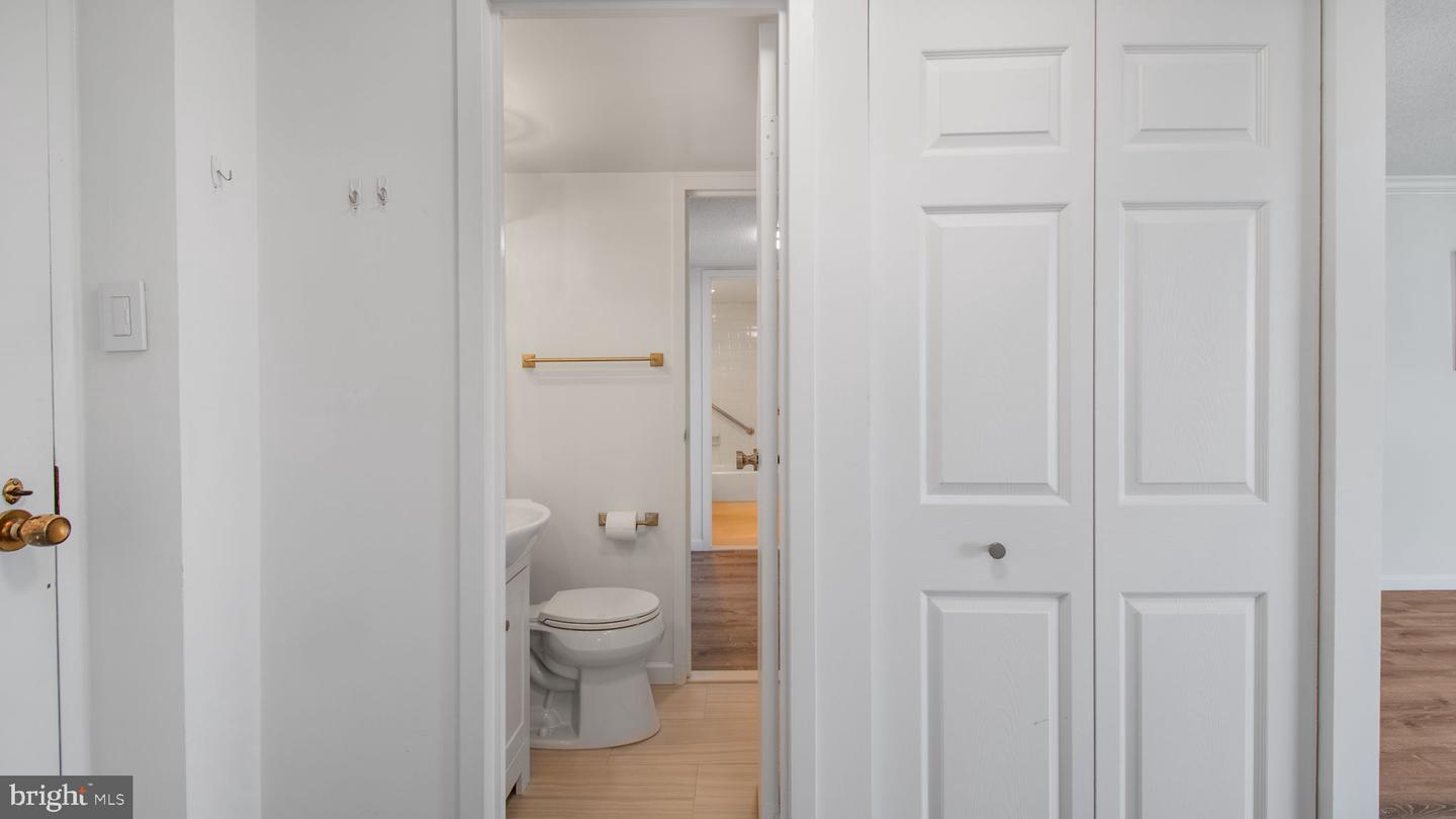 6800 FLEETWOOD RD #1115, MCLEAN, Virginia 22101, 1 Bedroom Bedrooms, ,1 BathroomBathrooms,Residential,For sale,6800 FLEETWOOD RD #1115,VAFX2234552 MLS # VAFX2234552