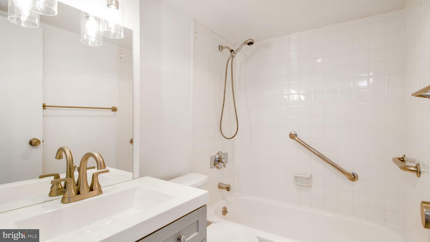 6800 FLEETWOOD RD #1115, MCLEAN, Virginia 22101, 1 Bedroom Bedrooms, ,1 BathroomBathrooms,Residential,For sale,6800 FLEETWOOD RD #1115,VAFX2234552 MLS # VAFX2234552