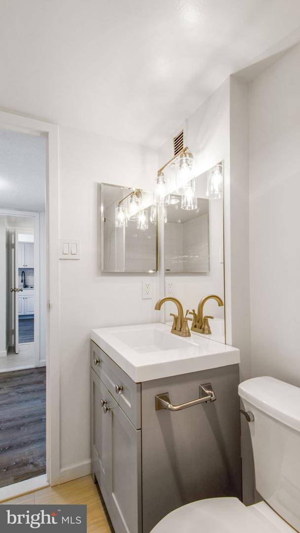 6800 FLEETWOOD RD #1115, MCLEAN, Virginia 22101, 1 Bedroom Bedrooms, ,1 BathroomBathrooms,Residential,For sale,6800 FLEETWOOD RD #1115,VAFX2234552 MLS # VAFX2234552