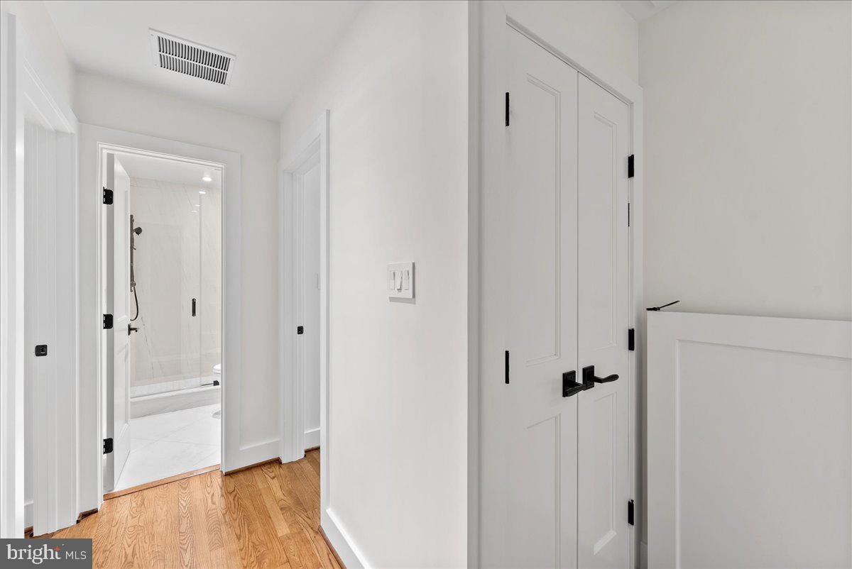 2512 N HARRISON ST, ARLINGTON, Virginia 22207, 3 Bedrooms Bedrooms, ,2 BathroomsBathrooms,Residential,For sale,2512 N HARRISON ST,VAAR2056128 MLS # VAAR2056128