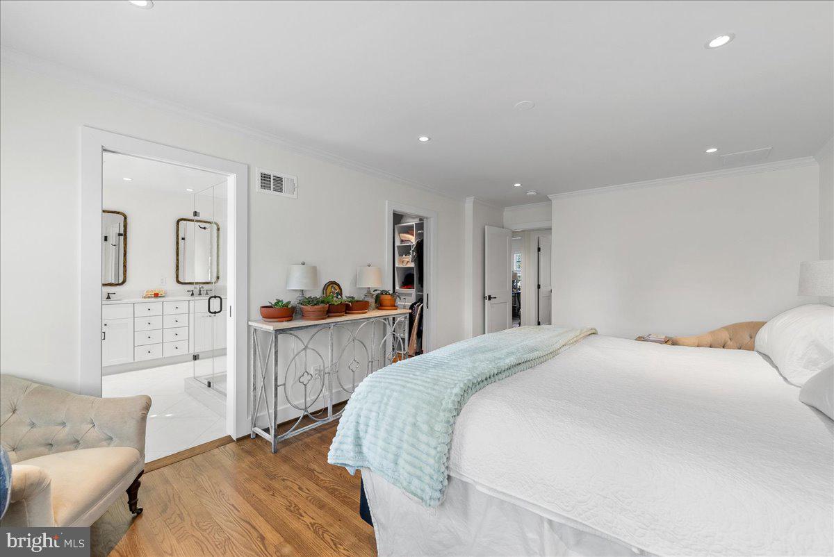 2512 N HARRISON ST, ARLINGTON, Virginia 22207, 3 Bedrooms Bedrooms, ,2 BathroomsBathrooms,Residential,For sale,2512 N HARRISON ST,VAAR2056128 MLS # VAAR2056128