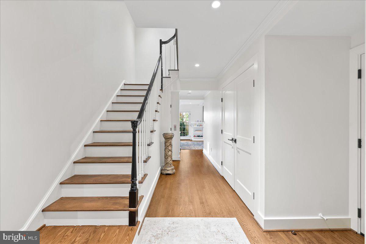 2512 N HARRISON ST, ARLINGTON, Virginia 22207, 3 Bedrooms Bedrooms, ,2 BathroomsBathrooms,Residential,For sale,2512 N HARRISON ST,VAAR2056128 MLS # VAAR2056128