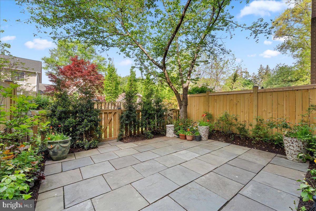 2512 N HARRISON ST, ARLINGTON, Virginia 22207, 3 Bedrooms Bedrooms, ,2 BathroomsBathrooms,Residential,For sale,2512 N HARRISON ST,VAAR2056128 MLS # VAAR2056128