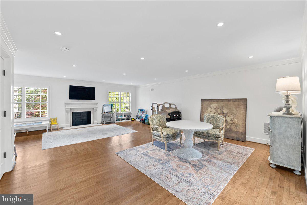 2512 N HARRISON ST, ARLINGTON, Virginia 22207, 3 Bedrooms Bedrooms, ,2 BathroomsBathrooms,Residential,For sale,2512 N HARRISON ST,VAAR2056128 MLS # VAAR2056128