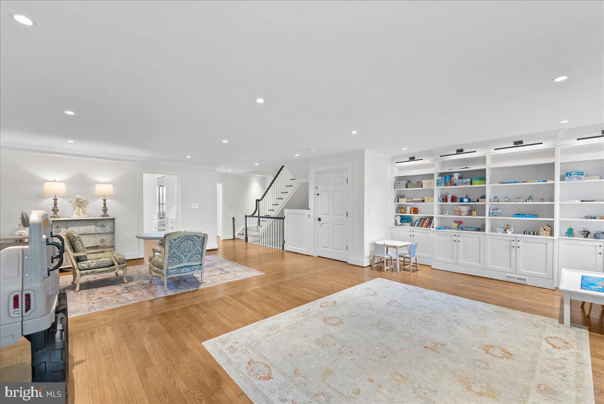 2512 N HARRISON ST, ARLINGTON, Virginia 22207, 3 Bedrooms Bedrooms, ,2 BathroomsBathrooms,Residential,For sale,2512 N HARRISON ST,VAAR2056128 MLS # VAAR2056128