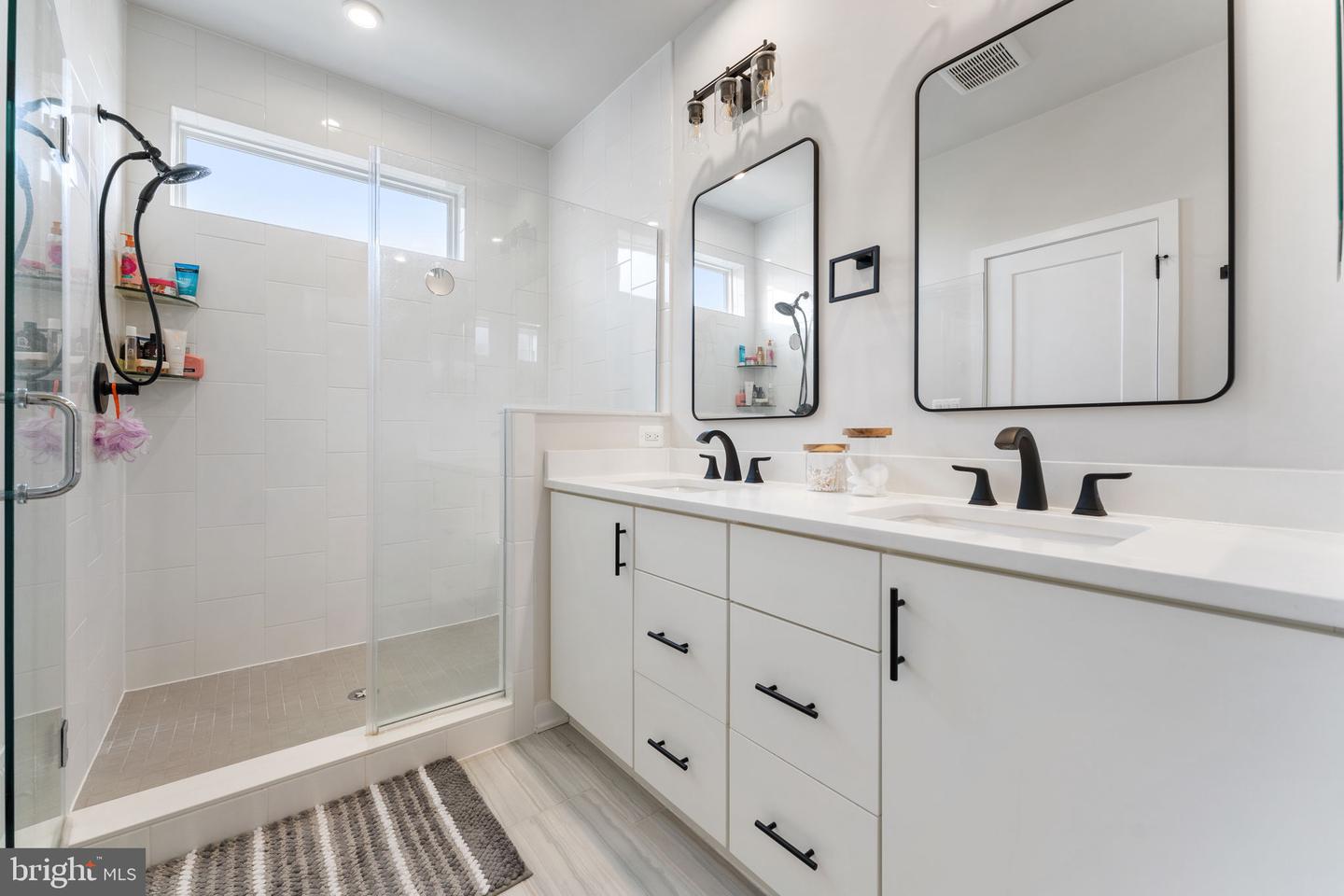 4605 QUINNS MILL WAY, CHANTILLY, Virginia 20151, 4 Bedrooms Bedrooms, ,4 BathroomsBathrooms,Residential,For sale,4605 QUINNS MILL WAY,VAFX2234710 MLS # VAFX2234710