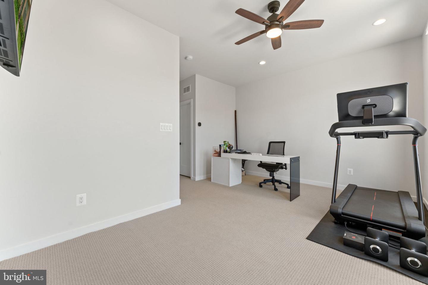 4605 QUINNS MILL WAY, CHANTILLY, Virginia 20151, 4 Bedrooms Bedrooms, ,4 BathroomsBathrooms,Residential,For sale,4605 QUINNS MILL WAY,VAFX2234710 MLS # VAFX2234710