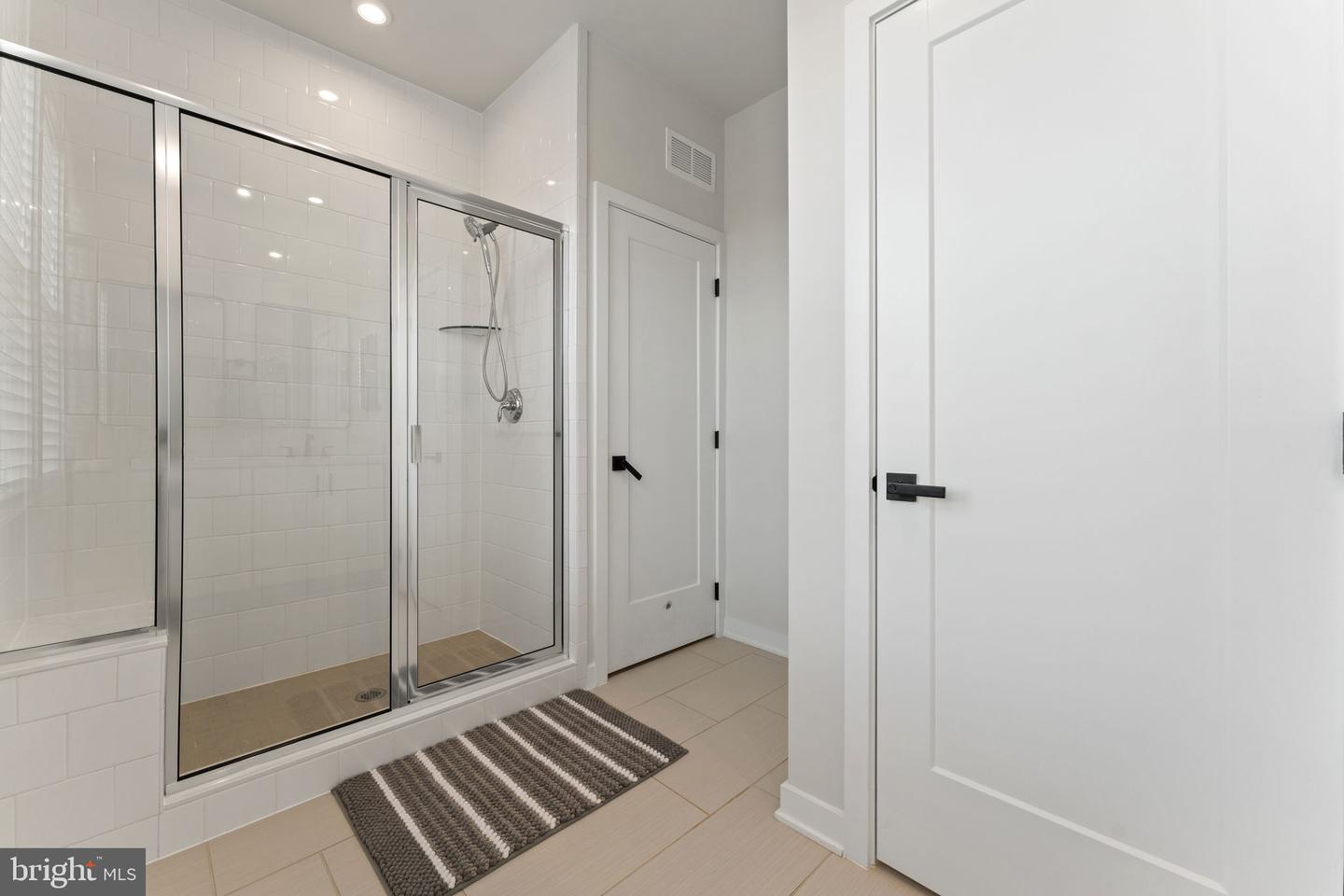 4605 QUINNS MILL WAY, CHANTILLY, Virginia 20151, 4 Bedrooms Bedrooms, ,4 BathroomsBathrooms,Residential,For sale,4605 QUINNS MILL WAY,VAFX2234710 MLS # VAFX2234710