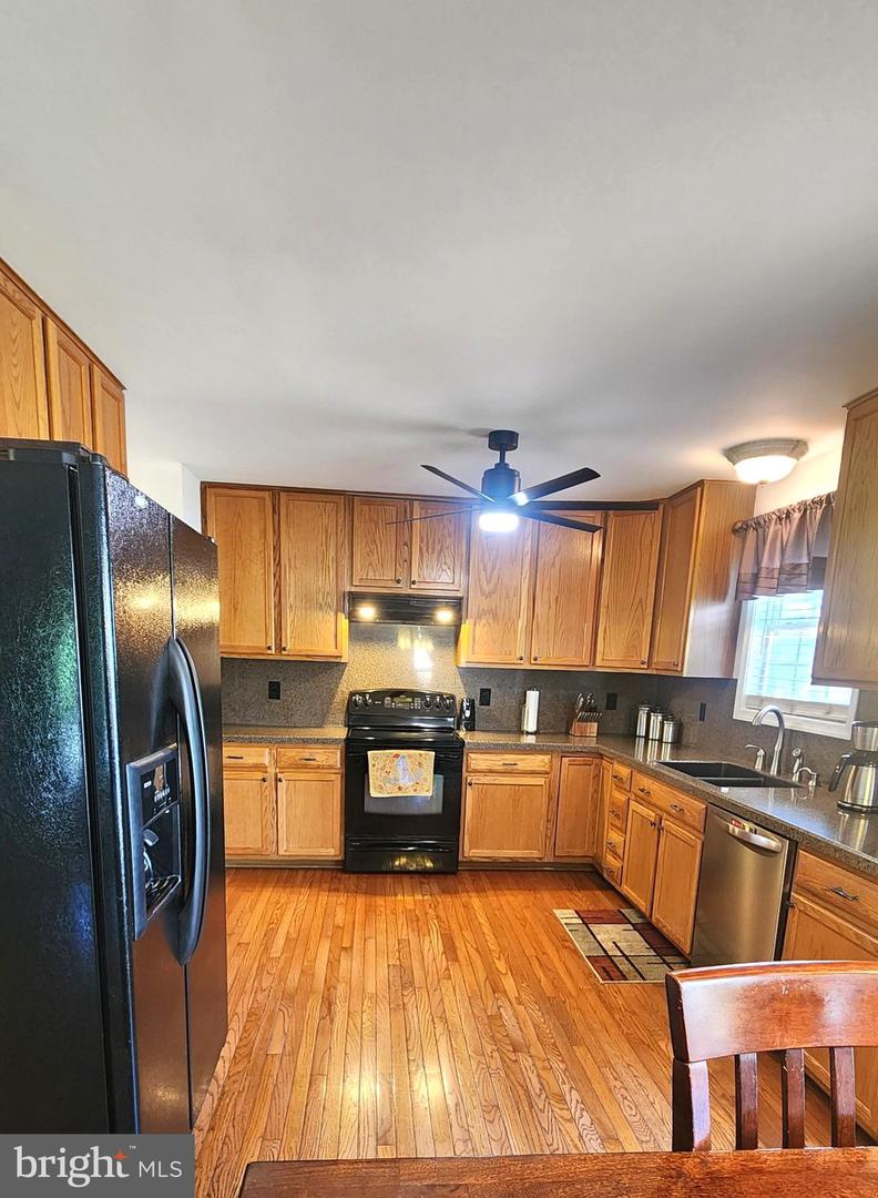 5 MEADE CT, STAFFORD, Virginia 22554, 5 Bedrooms Bedrooms, ,3 BathroomsBathrooms,Residential,For sale,5 MEADE CT,VAST2037914 MLS # VAST2037914