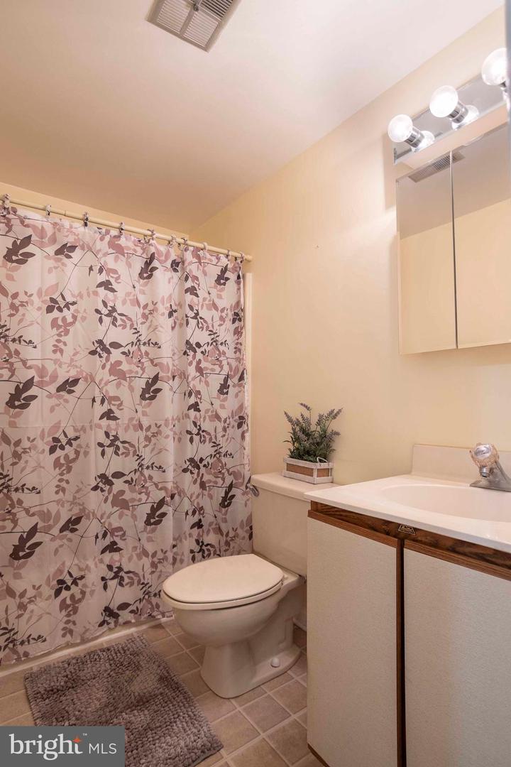 187 JESSICA PL, TOMS BROOK, Virginia 22660, 3 Bedrooms Bedrooms, ,2 BathroomsBathrooms,Residential,For sale,187 JESSICA PL,VASH2011224 MLS # VASH2011224