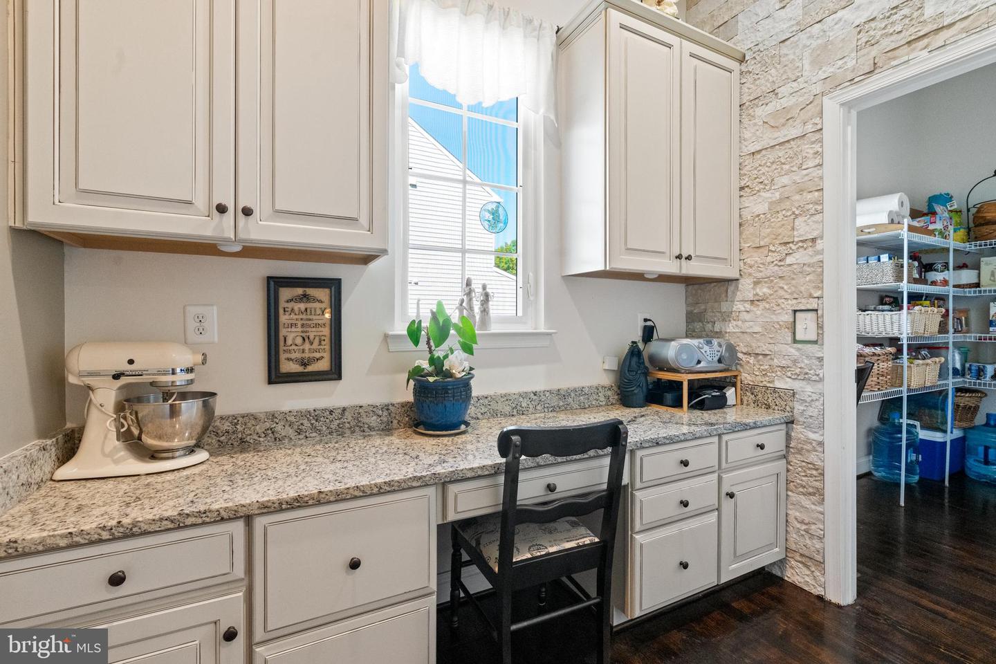 5029 PARKSIDE CT, WARRENTON, Virginia 20187, 6 Bedrooms Bedrooms, ,5 BathroomsBathrooms,Residential,For sale,5029 PARKSIDE CT,VAFQ2016328 MLS # VAFQ2016328