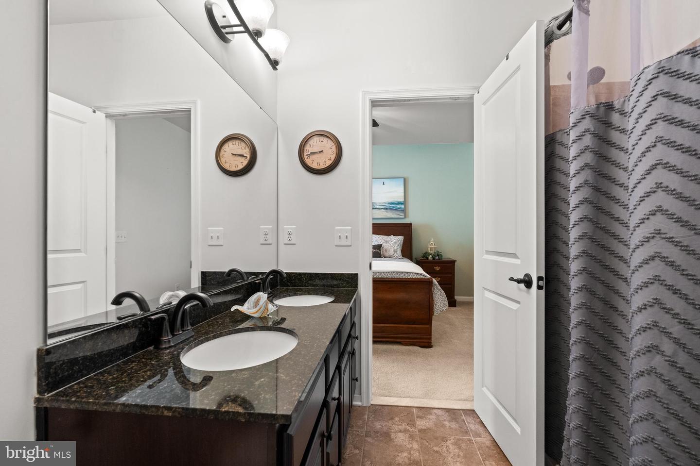 5029 PARKSIDE CT, WARRENTON, Virginia 20187, 6 Bedrooms Bedrooms, ,5 BathroomsBathrooms,Residential,For sale,5029 PARKSIDE CT,VAFQ2016328 MLS # VAFQ2016328