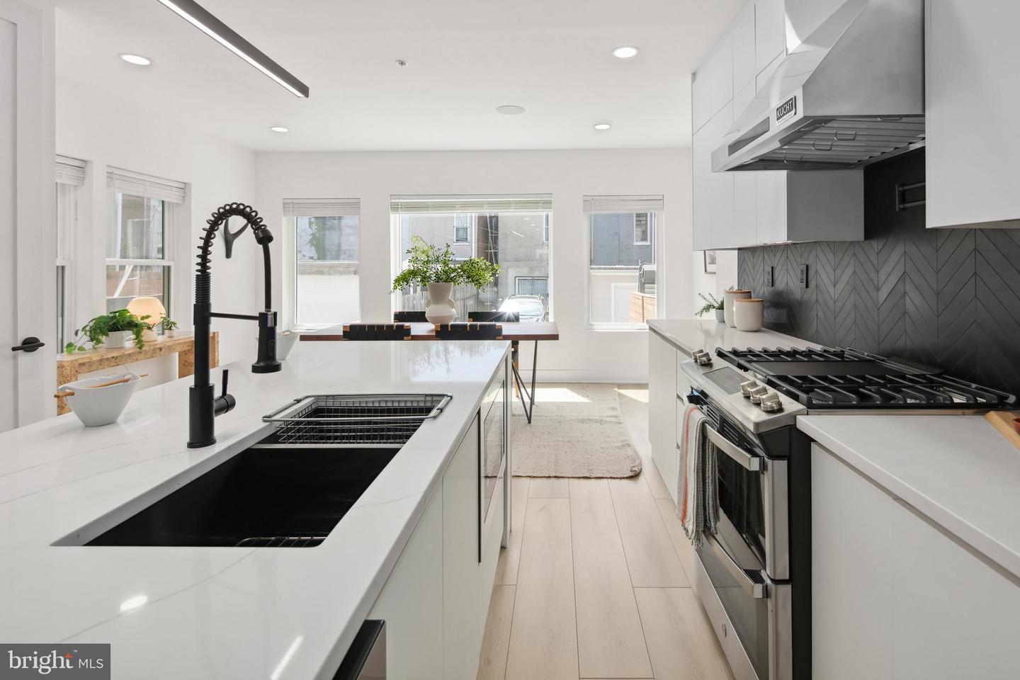 655 MORTON PL NE #1, WASHINGTON, District Of Columbia 20002, 2 Bedrooms Bedrooms, ,2 BathroomsBathrooms,Residential,For sale,655 MORTON PL NE #1,DCDC2196450 MLS # DCDC2196450