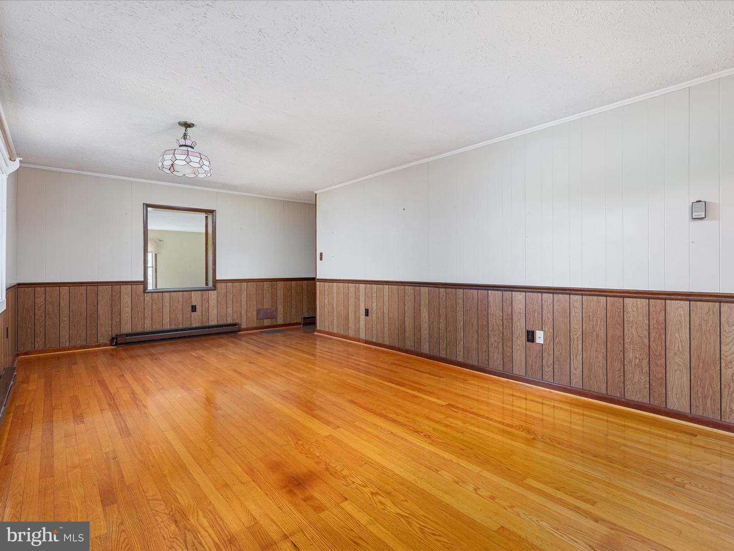 486 HAMBURG RD, EDINBURG, Virginia 22824, 3 Bedrooms Bedrooms, ,1 BathroomBathrooms,Residential,For sale,486 HAMBURG RD,VASH2011252 MLS # VASH2011252
