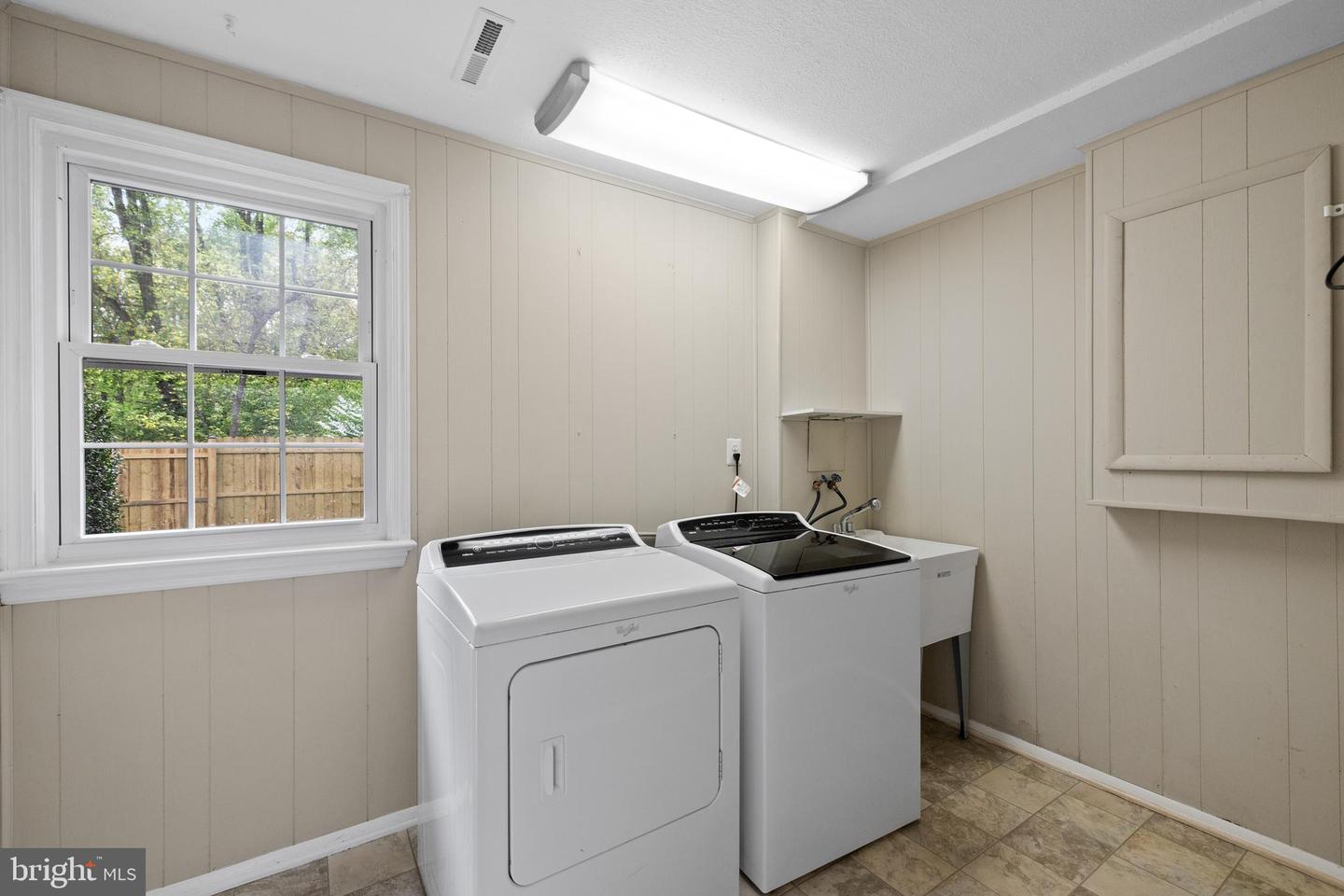 2314 CONCERT CT, VIENNA, Virginia 22181, 4 Bedrooms Bedrooms, ,2 BathroomsBathrooms,Residential,For sale,2314 CONCERT CT,VAFX2235922 MLS # VAFX2235922
