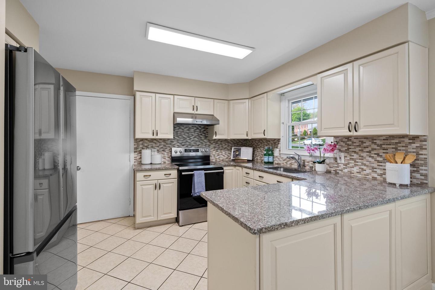 2314 CONCERT CT, VIENNA, Virginia 22181, 4 Bedrooms Bedrooms, ,2 BathroomsBathrooms,Residential,For sale,2314 CONCERT CT,VAFX2235922 MLS # VAFX2235922