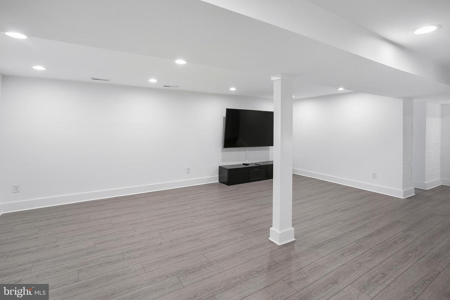 5024 ILLINOIS AVE NW, WASHINGTON, District Of Columbia 20011, 4 Bedrooms Bedrooms, ,3 BathroomsBathrooms,Residential,For sale,5024 ILLINOIS AVE NW,DCDC2196814 MLS # DCDC2196814