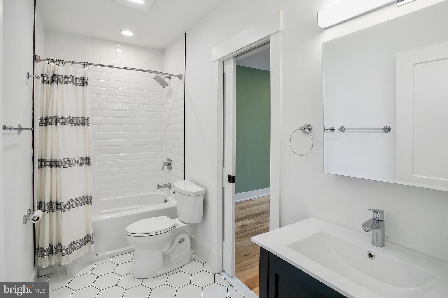 5024 ILLINOIS AVE NW, WASHINGTON, District Of Columbia 20011, 4 Bedrooms Bedrooms, ,3 BathroomsBathrooms,Residential,For sale,5024 ILLINOIS AVE NW,DCDC2196814 MLS # DCDC2196814