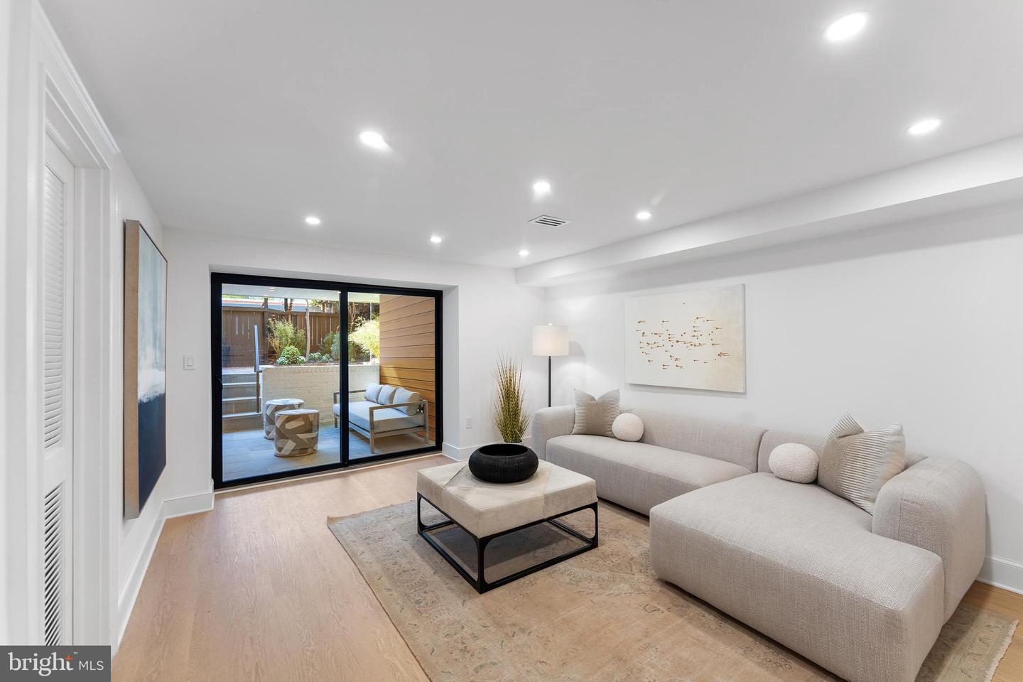 1614 S ST NW, WASHINGTON, District Of Columbia 20009, 5 Bedrooms Bedrooms, ,5 BathroomsBathrooms,Residential,For sale,1614 S ST NW,DCDC2196830 MLS # DCDC2196830