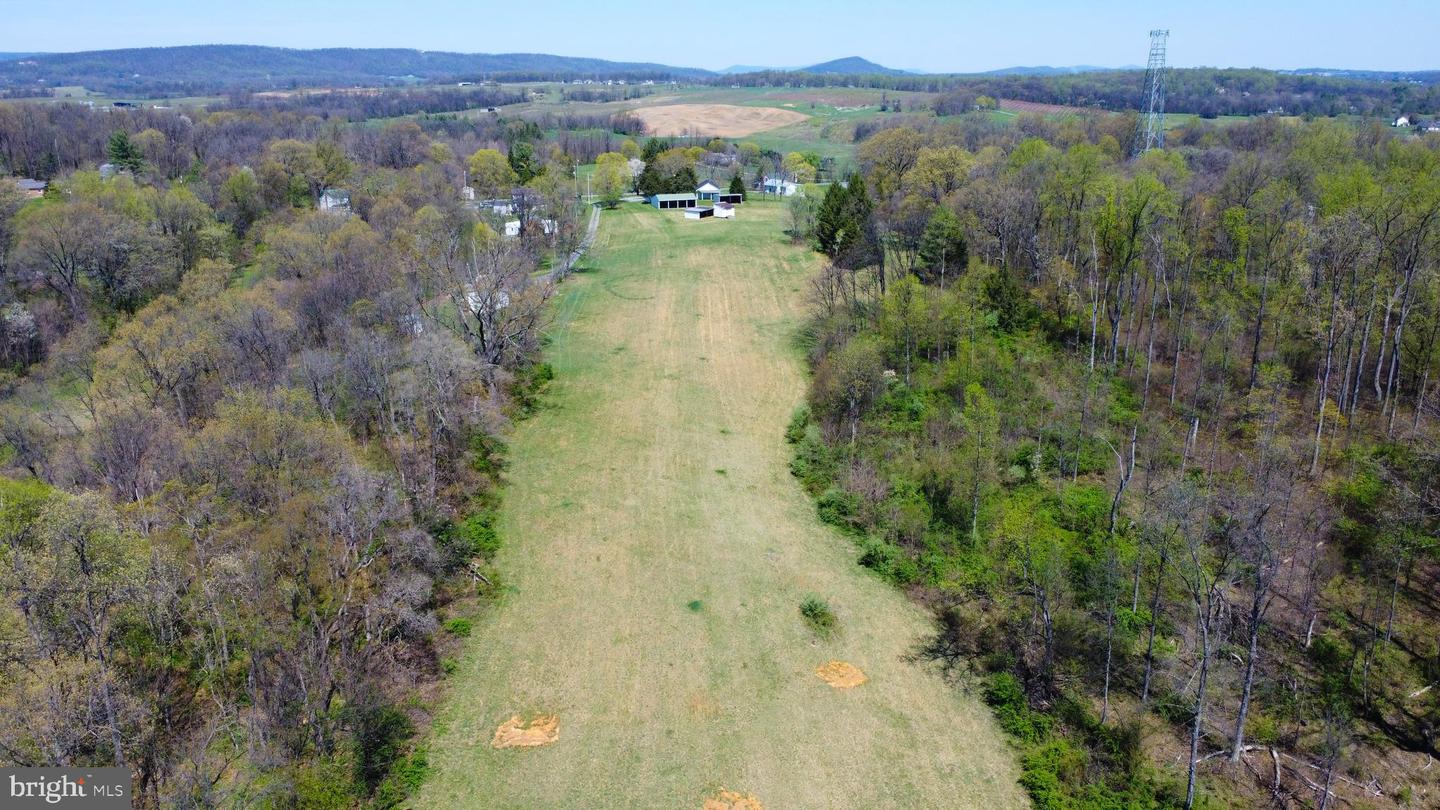 4661 MIDDLE RD, WINCHESTER, Virginia 22602, 3 Bedrooms Bedrooms, 9 Rooms Rooms,2 BathroomsBathrooms,Farm,For sale,4661 MIDDLE RD,VAFV2033806 MLS # VAFV2033806