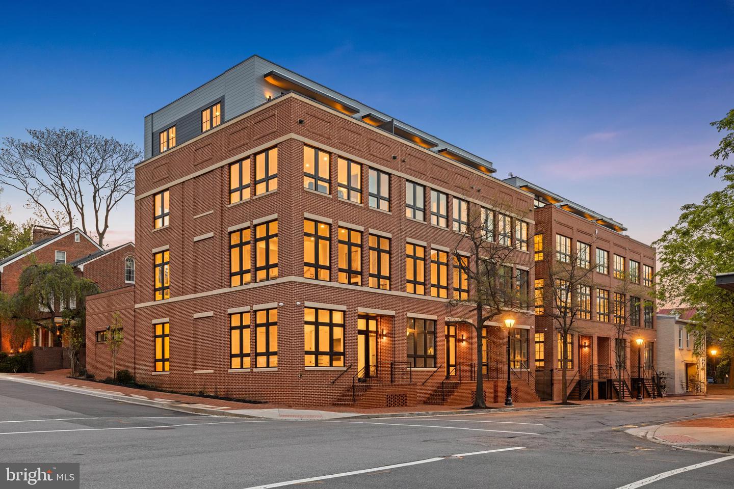 227 S UNION ST, ALEXANDRIA, Virginia 22314, 4 Bedrooms Bedrooms, ,4 BathroomsBathrooms,Residential,For sale,227 S UNION ST,VAAX2044568 MLS # VAAX2044568