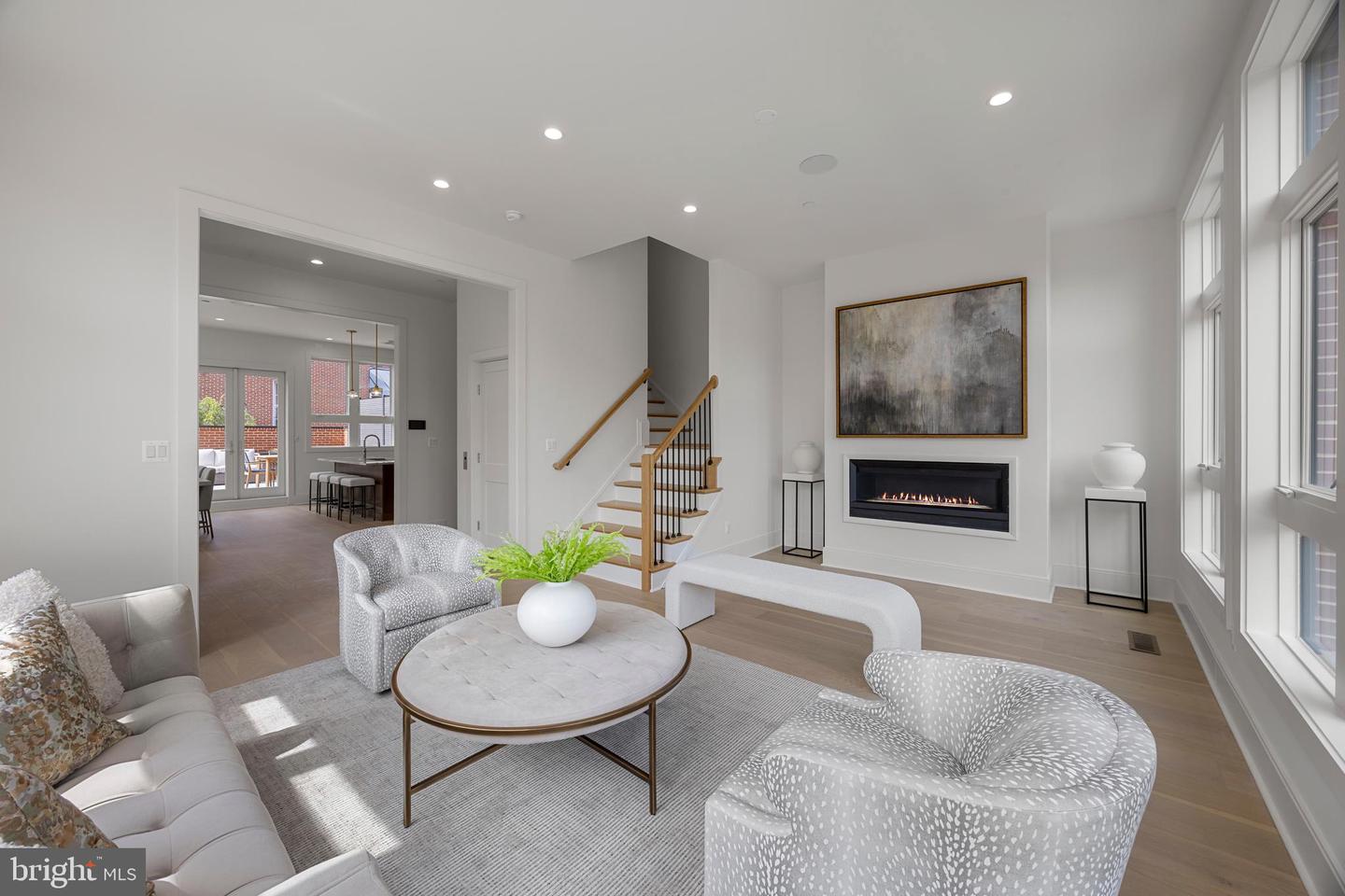 227 S UNION ST, ALEXANDRIA, Virginia 22314, 4 Bedrooms Bedrooms, ,4 BathroomsBathrooms,Residential,For sale,227 S UNION ST,VAAX2044568 MLS # VAAX2044568