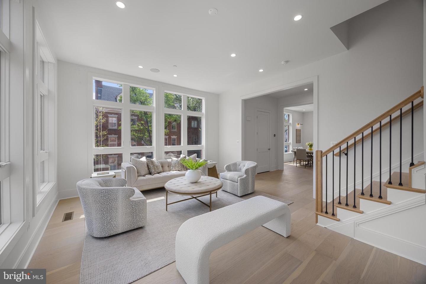 227 S UNION ST, ALEXANDRIA, Virginia 22314, 4 Bedrooms Bedrooms, ,4 BathroomsBathrooms,Residential,For sale,227 S UNION ST,VAAX2044568 MLS # VAAX2044568