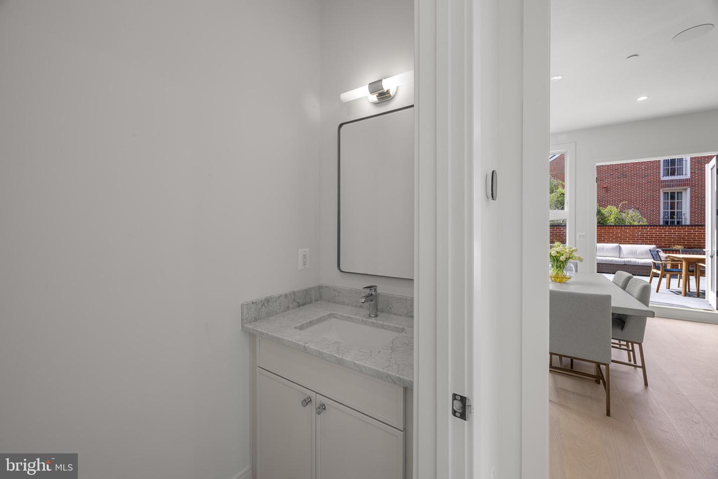 227 S UNION ST, ALEXANDRIA, Virginia 22314, 4 Bedrooms Bedrooms, ,4 BathroomsBathrooms,Residential,For sale,227 S UNION ST,VAAX2044568 MLS # VAAX2044568