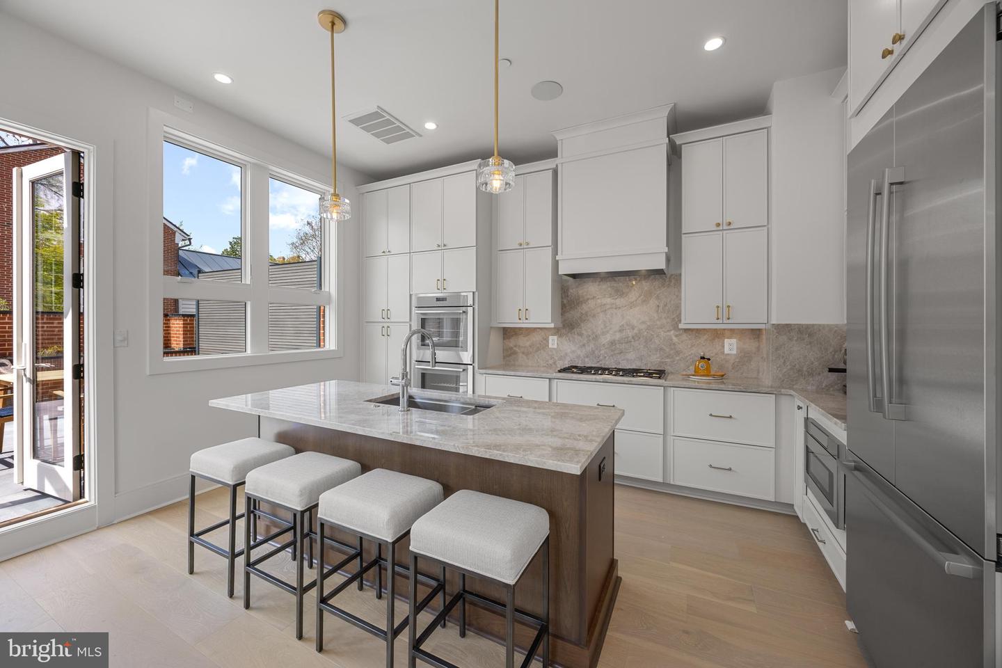 227 S UNION ST, ALEXANDRIA, Virginia 22314, 4 Bedrooms Bedrooms, ,4 BathroomsBathrooms,Residential,For sale,227 S UNION ST,VAAX2044568 MLS # VAAX2044568
