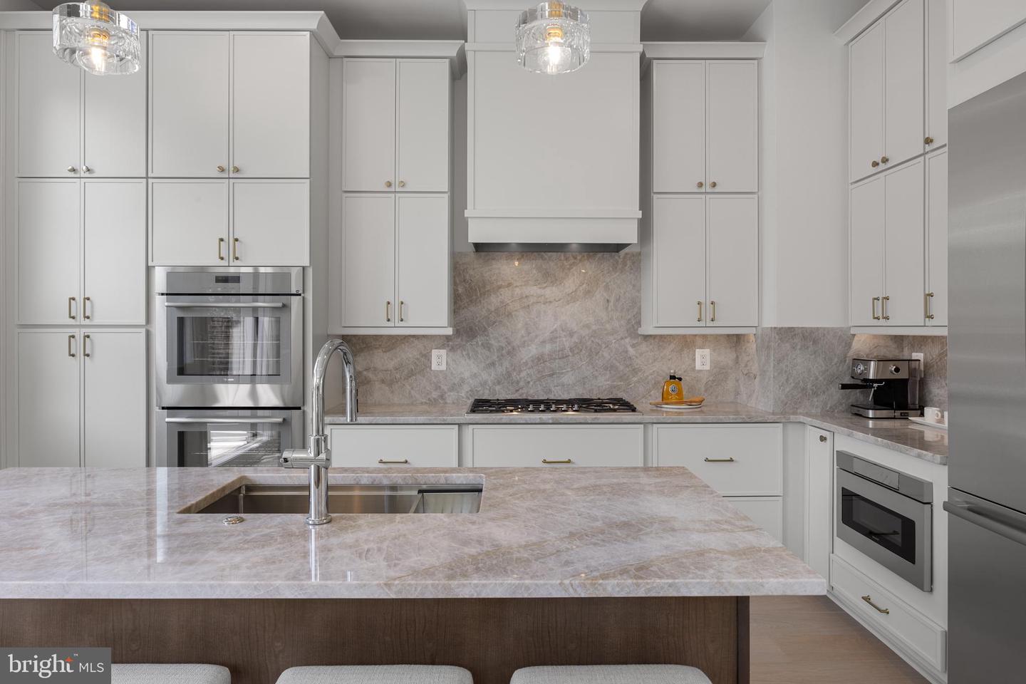 227 S UNION ST, ALEXANDRIA, Virginia 22314, 4 Bedrooms Bedrooms, ,4 BathroomsBathrooms,Residential,For sale,227 S UNION ST,VAAX2044568 MLS # VAAX2044568