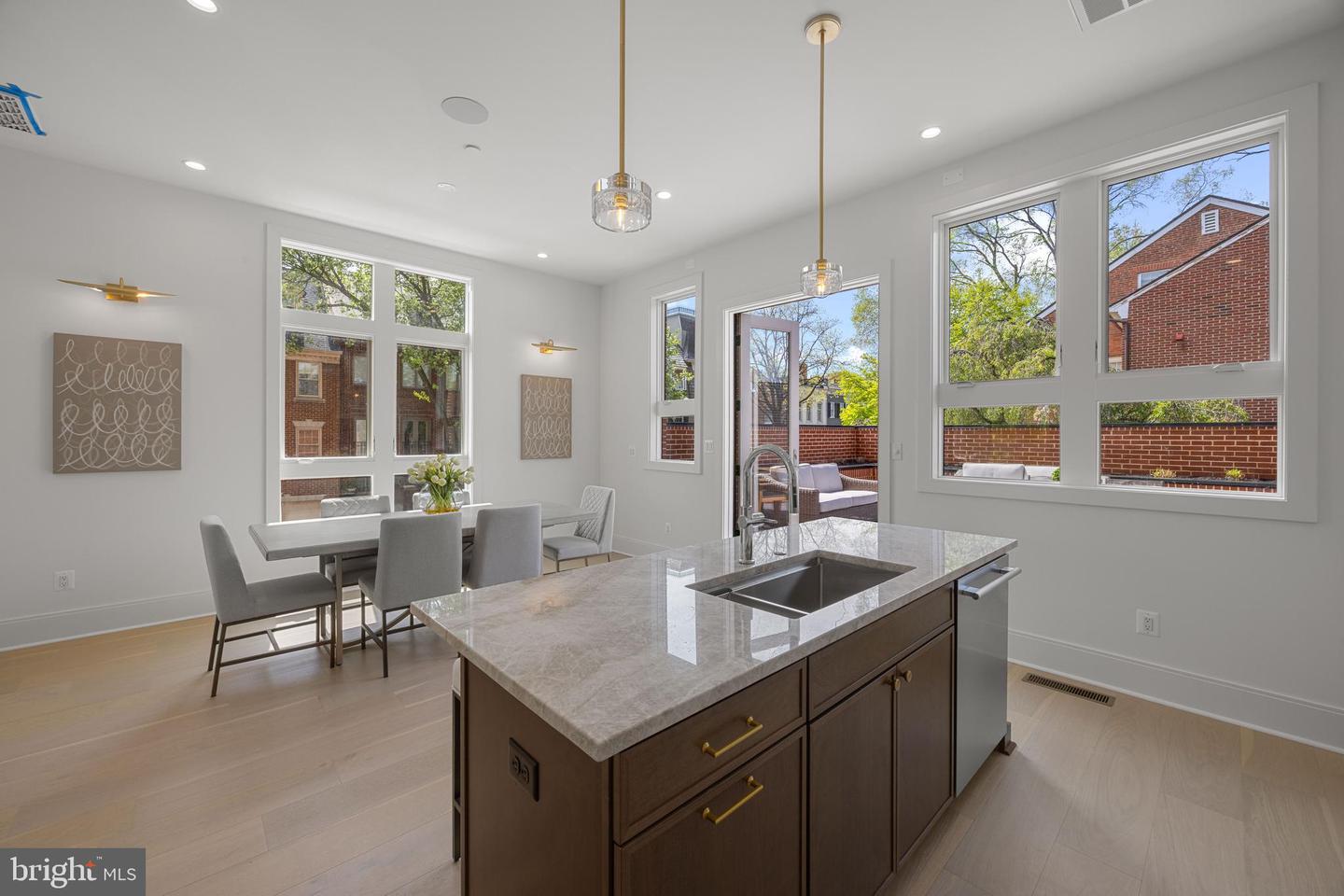 227 S UNION ST, ALEXANDRIA, Virginia 22314, 4 Bedrooms Bedrooms, ,4 BathroomsBathrooms,Residential,For sale,227 S UNION ST,VAAX2044568 MLS # VAAX2044568
