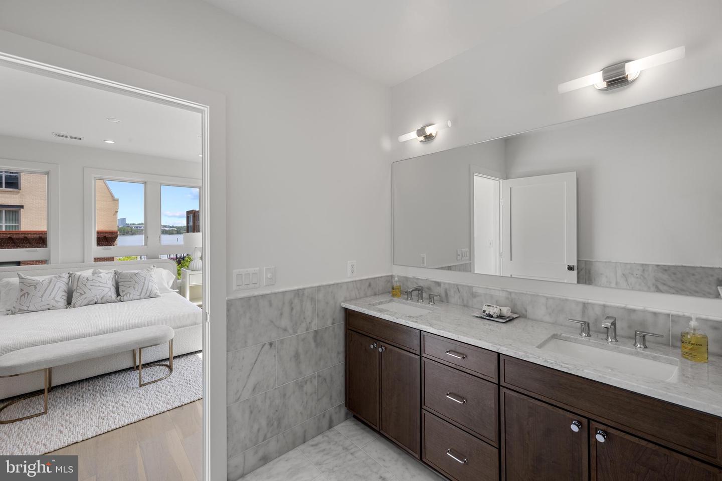 227 S UNION ST, ALEXANDRIA, Virginia 22314, 4 Bedrooms Bedrooms, ,4 BathroomsBathrooms,Residential,For sale,227 S UNION ST,VAAX2044568 MLS # VAAX2044568