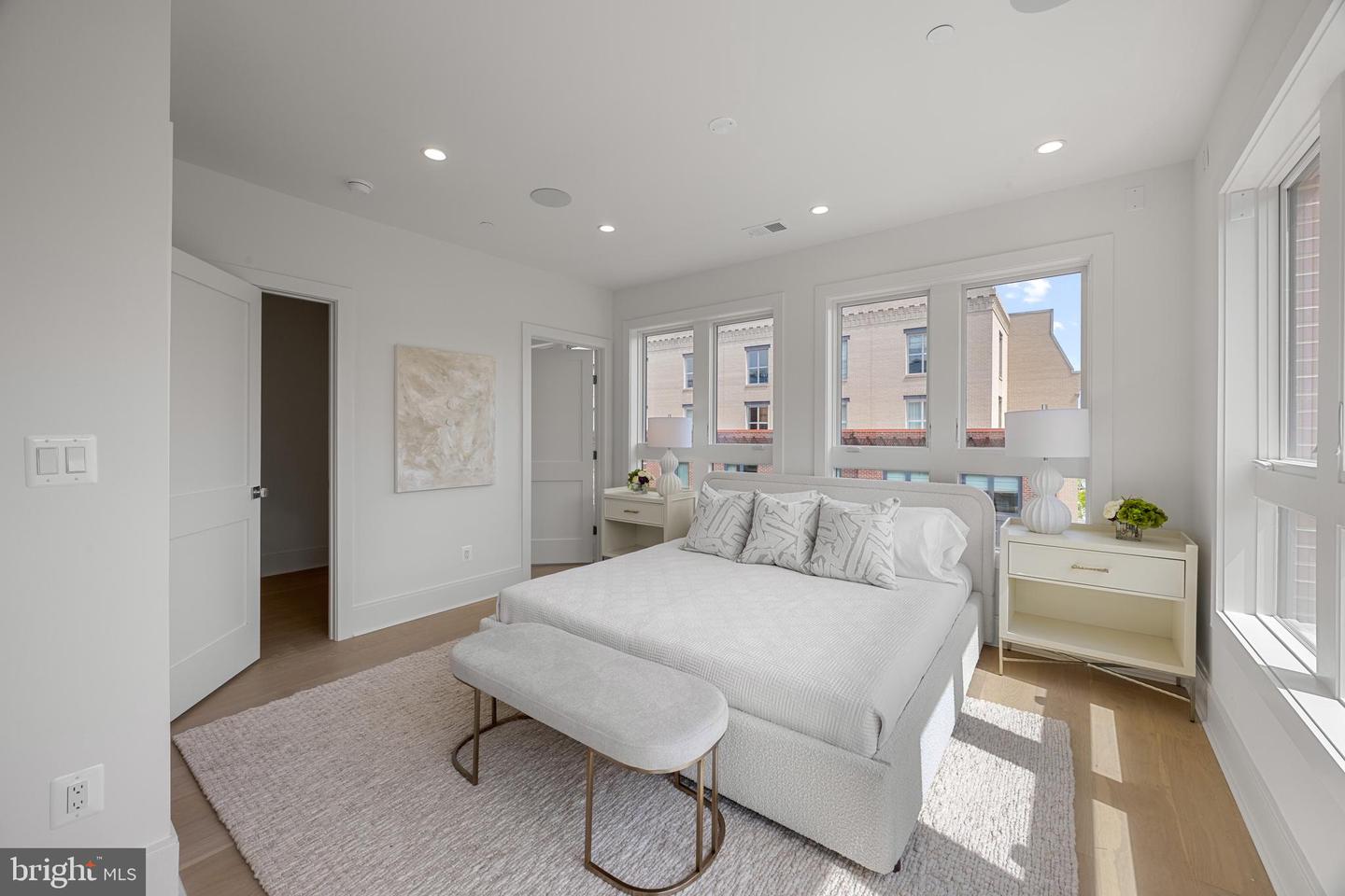 227 S UNION ST, ALEXANDRIA, Virginia 22314, 4 Bedrooms Bedrooms, ,4 BathroomsBathrooms,Residential,For sale,227 S UNION ST,VAAX2044568 MLS # VAAX2044568